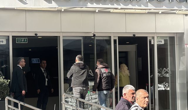 Mersin Büyükşehir Belediyesinde Polisler Arama Yapıyor
