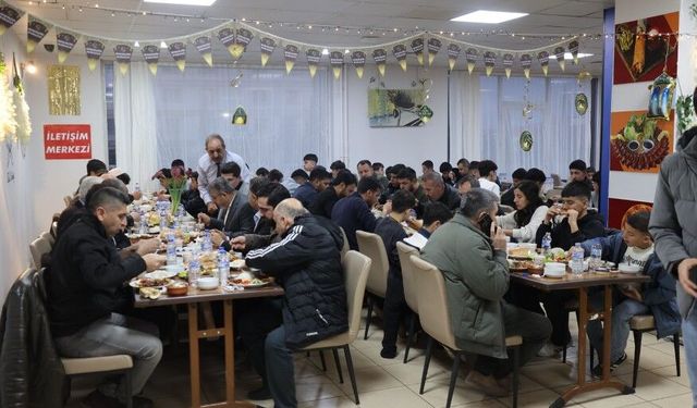 Üç Kuşak Aynı Sofrada İftarda Buluştu