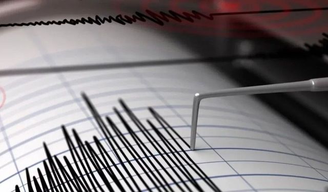 Antalya Demre açıklarında 5 dakika arayla iki deprem