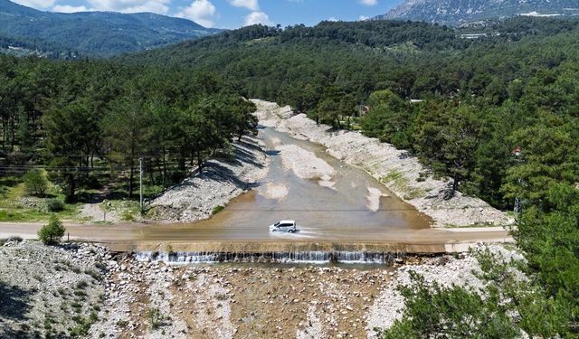 Antalya'da Yağışlar Olimpos Deresi'ne Yaradı