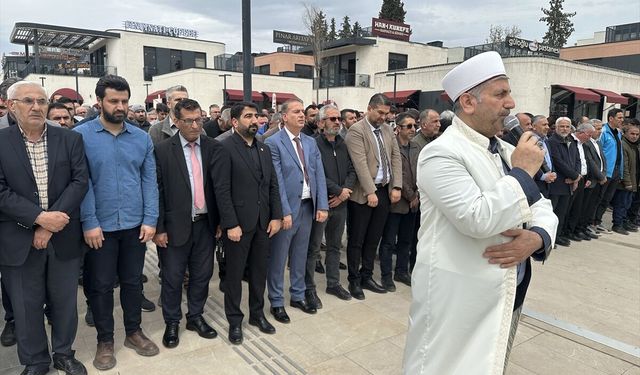 Saldırıda ölenler için 3 ilde gıyabi cenaze namazı kılındı