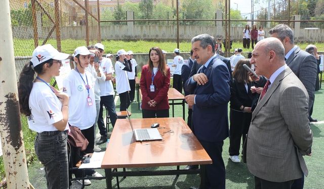 Silopi'de TÜBİTAK 4006 Bilim Fuarı düzenlendi