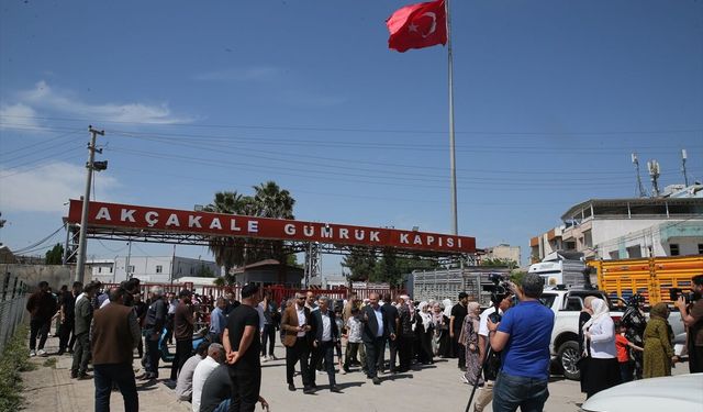 Akçakale Gümrük Kapısı’nda Geçişler Yeniden Başladı