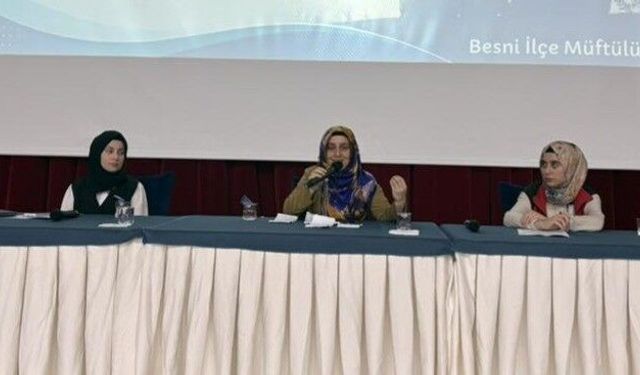 Besni’de Dijital Dünyada Çocuk ve Aile Konferansı