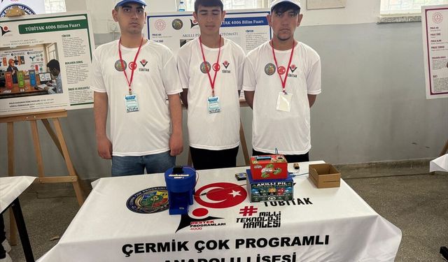 Çermik'te TÜBİTAK 4006 Bilim Fuarı açıldı