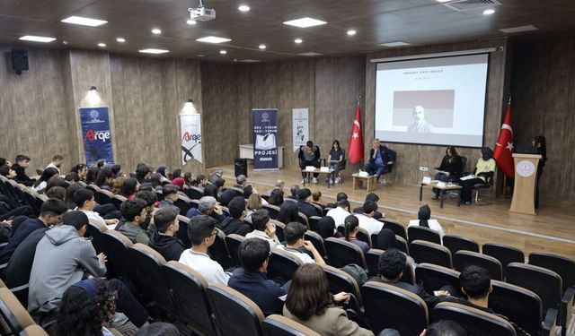 Diyarbakır’da Safahat Okumaları Paneli Düzenlendi