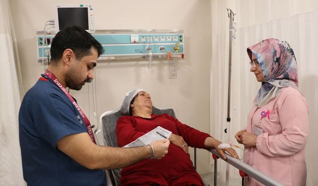 Anne Hemşire, Oğlu Doktor Aynı Hastanede