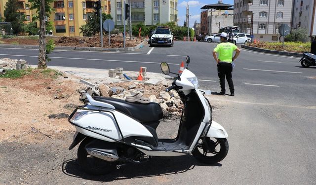 Kilis'te tırla çarpışan motosikletteki 2 kişi ağır yaralandı