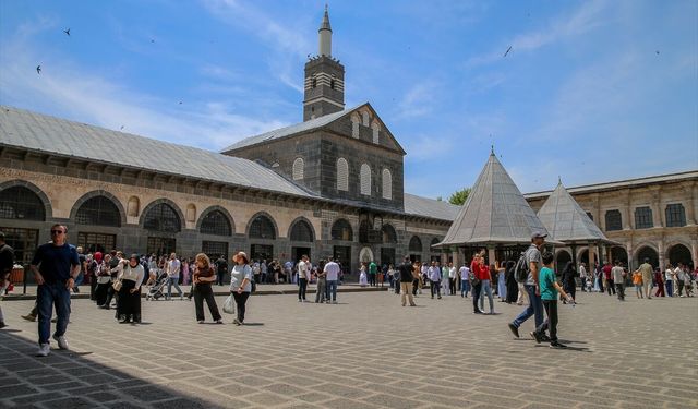 Doğu’nun Tarihi Şehirleri Bayramda Doldu