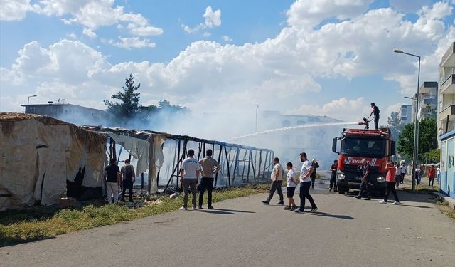 Batman'da tütün kurutma çadırındaki yangın söndürüldü