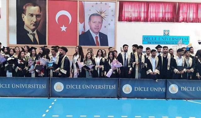 Dicle Üniversitesi BESYO'da Mezuniyet Coşkusu Yaşandı