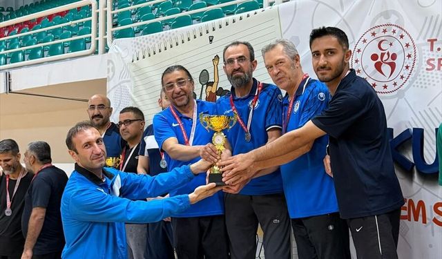 Dicle Üniversitesi Masa Tenisi Tahtına Oturdu