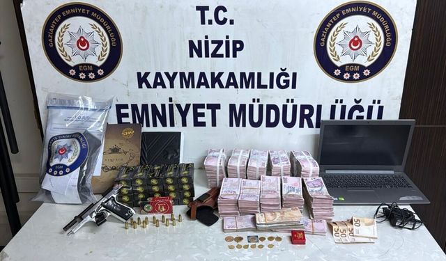 Gaziantep'te 43 kişiyi dolandıran 3 zanlı yakalandı.