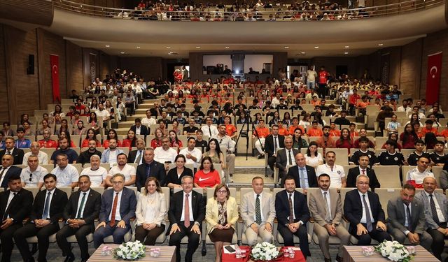 Gaziantep'te Okul Sporları Yıldızları Ödüllendirildi