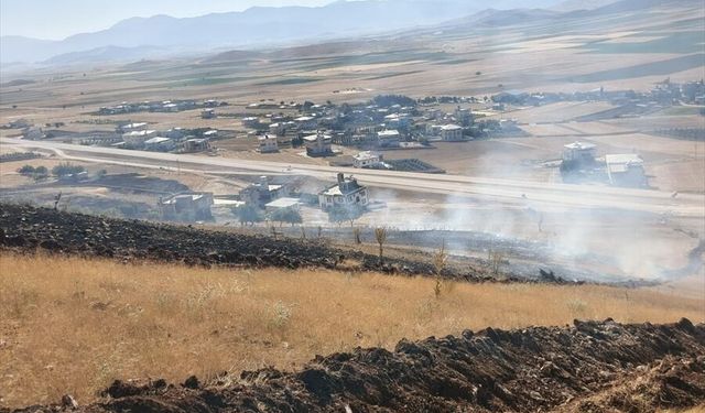 Nurdağı'nda Zeytinlik Yangını Ormana Sıçradı