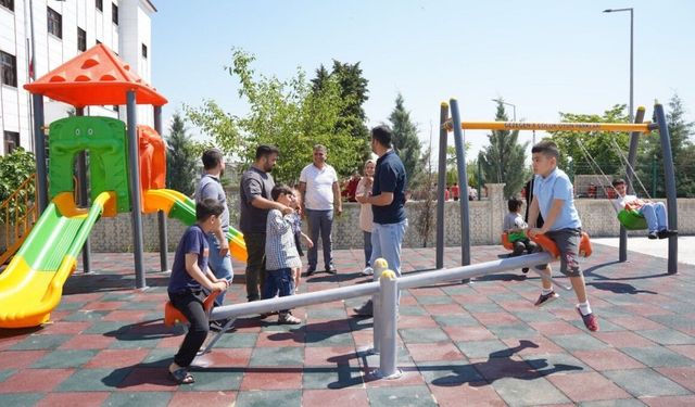Özel Eğitim Okuluna Oyun Alanı Kuruldu