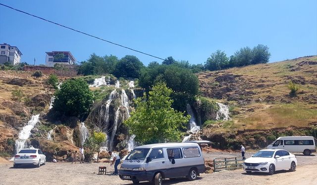 Nurdağı'nın Sakçagözü Şelalesi yeniden canlandı