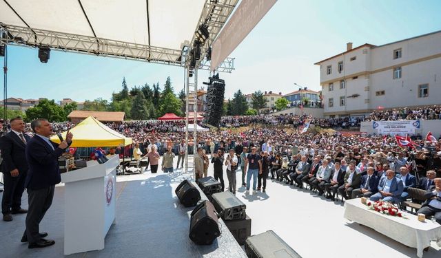Özgür Özel: Bu Başı Veririm Ama Eğmem