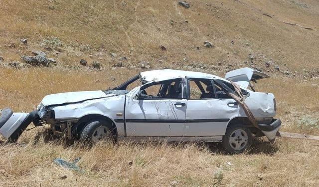 Kurtalan'da otomobil şarampole devrildi: 3 yaralı