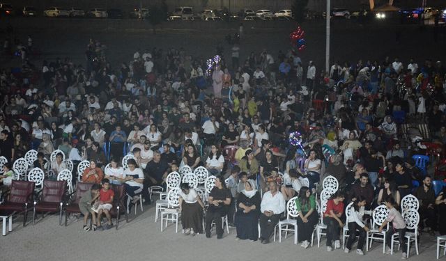 Silopi'de sahne öğretmenlerin: Müzik ziyafeti sundular