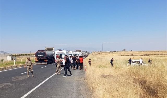 Cizre'de Trafik Kazası: 1'i bebek, 5 yaralı