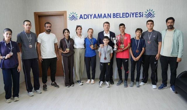 Adıyamanlı sporcular Başkan Tutdere ile buluştu