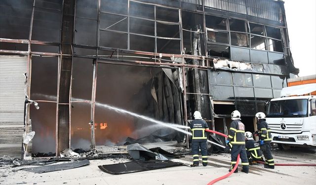 Batman'da Market Depolarında Büyük Yangın