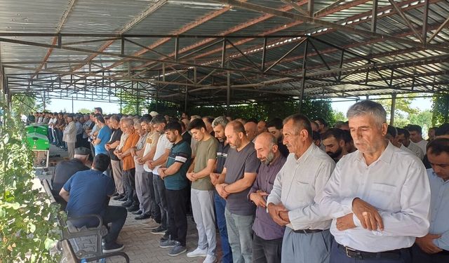 Batman'da silahlı saldırıda ölen 3 kişi toprağa verildi