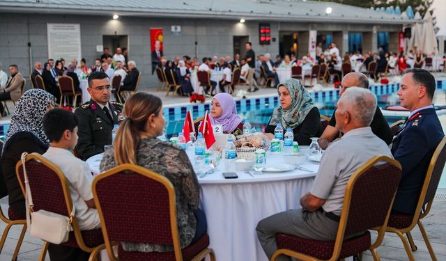 Diyarbakır'da 15 Temmuz şehit aileleri ve gazilere yemek