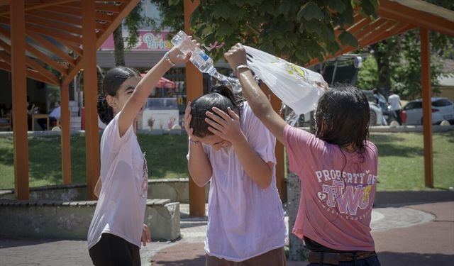 Sıcaklar Gaziantep ve Malatya'da Hayatı Yavaşlattı