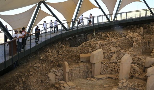 Göbeklitepe serin havasıyla ziyaretçilerini ağırlıyor