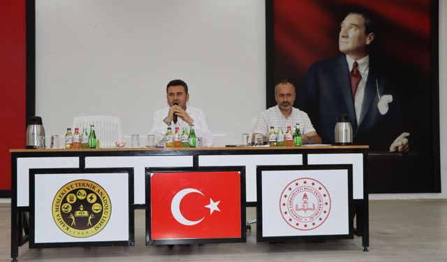 Kahta'da Okul Müdürleri Yıl Sonu Değerlendirme Toplantısı
