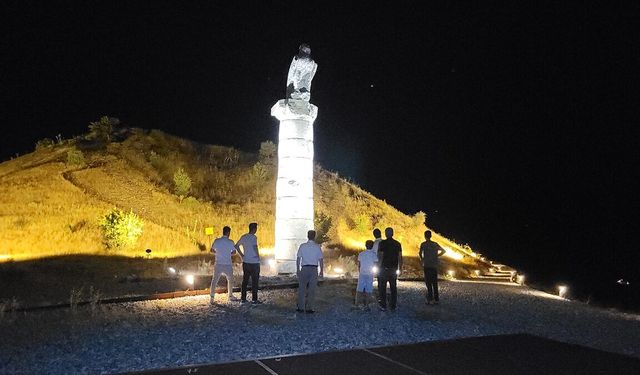 Karakuş Tümülüsü Artık Gece de Işıl Işıl
