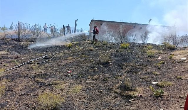 Kurtalan'da İtfaiye İki Yangını Hızla Söndürdü