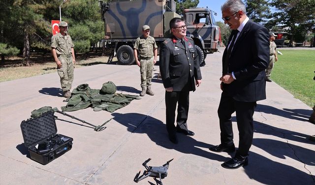 Vali Akkoyun'dan Korgeneral Hulusi Sayın Kışlası'na Ziyaret