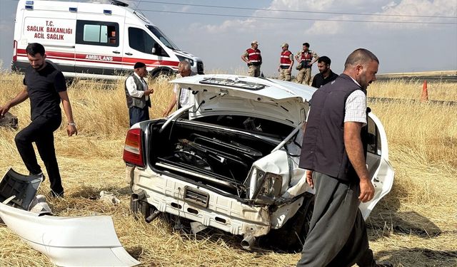 Siverek'te otomobil şarampole devrildi: 4 yaralı