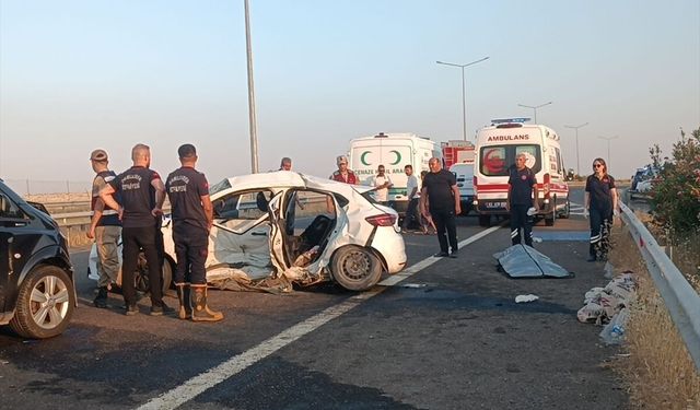Birecik'te kaza: 2 ölü, 8 yaralı