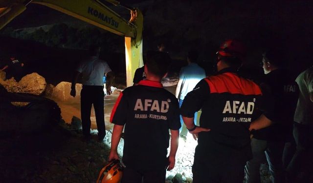 Siirt'te Çayda Mahsur Kalan Genç Kurtarıldı