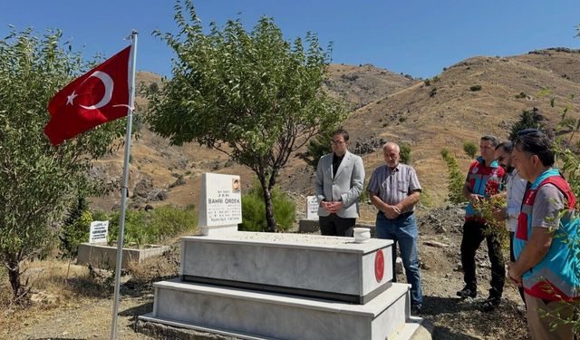 Sincik'te Şehit Bahri Ördek Kabri Başında Anıldı