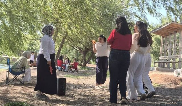 Tut'ta Gençler Doğayla İç İçe Buluştu