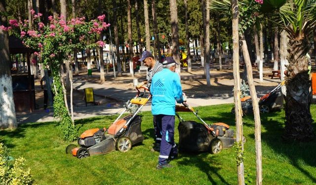 Adıyaman’da parklarda yaz bakımı sürüyor
