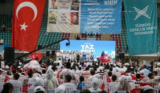 Diyarbakır'da TÜGVA Yaz Okulu Kapanış Etkinliği Düzenlendi