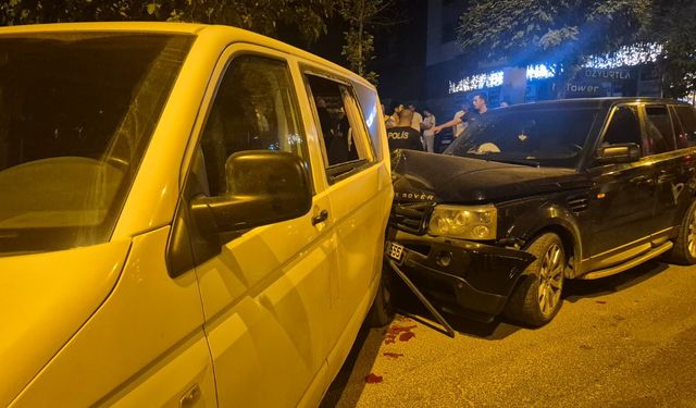 Nizip'te Polisten Kaçan Sürücü 3 Araca Çarptı