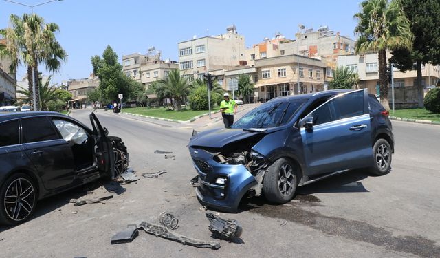 Kilis'teki Trafik Kazasında 4 Kişi Yaralandı