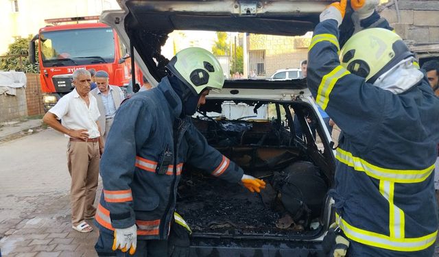 Kızıltepe'de Park Halindeki Otomobilde Alev Aldı