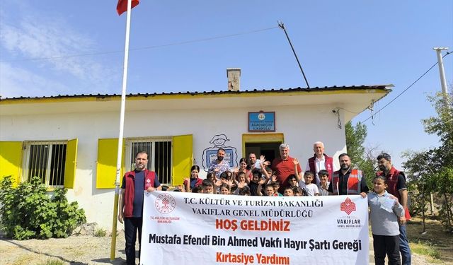 Diyarbakır'da öğrencilere kırtasiye ve çanta desteği