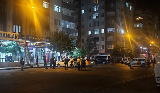 Diyarbakır'da Silahlı Saldırıda 3 Kişi Yaralandı