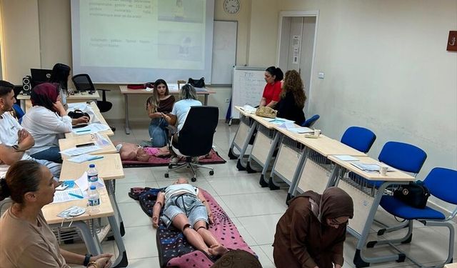 DÜSEM ilk yardım eğitimlerini sürdürüyor
