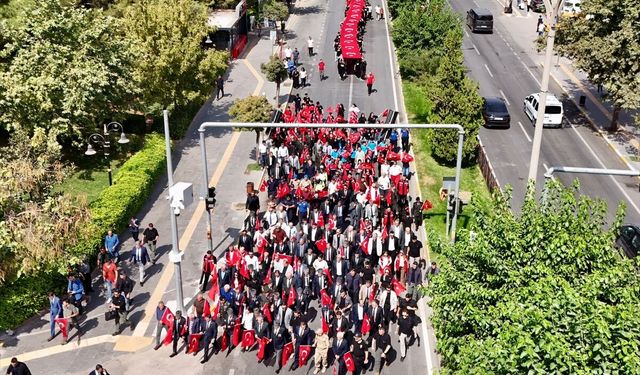 Mardin'de Gaziler Günü Yürüyüşü Düzenlendi