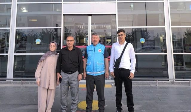 Batmanlı Öğrenciler Umreye Uğurlandı
